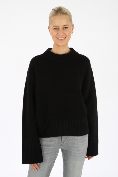 FFC Fashion Pullover - black