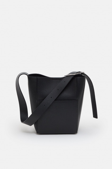 Closed Tasche - black