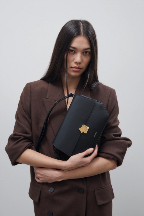 Closed Bag Medium - black