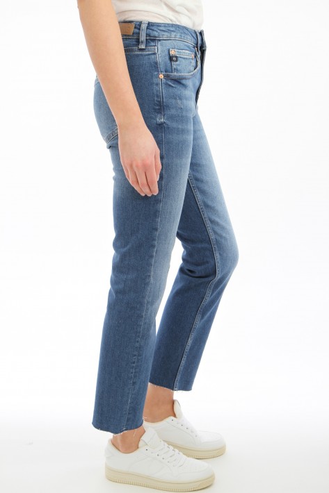 AG jeans Girlfriend Jeans - midblue 17Y8